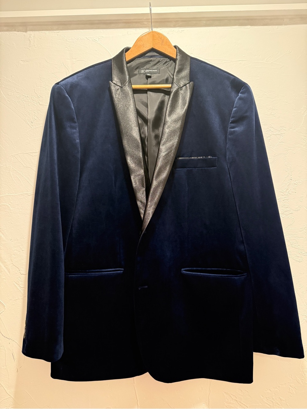 Men's Velvet Tuxedo Blazer with Satin Lapel - Navy